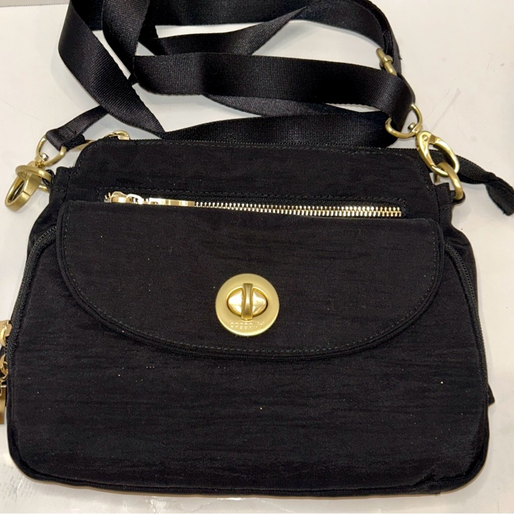Baggallini Black Women's Calais Y2K Crossbody Bag RFID NWOT